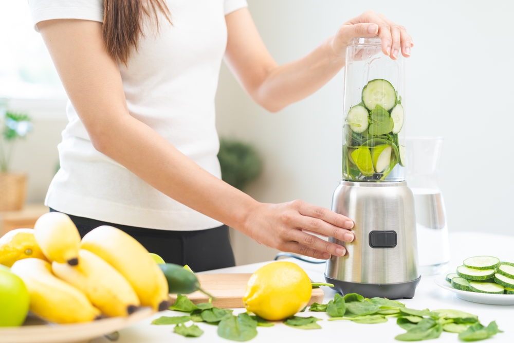 Kvinde laver detox / woman doing detox