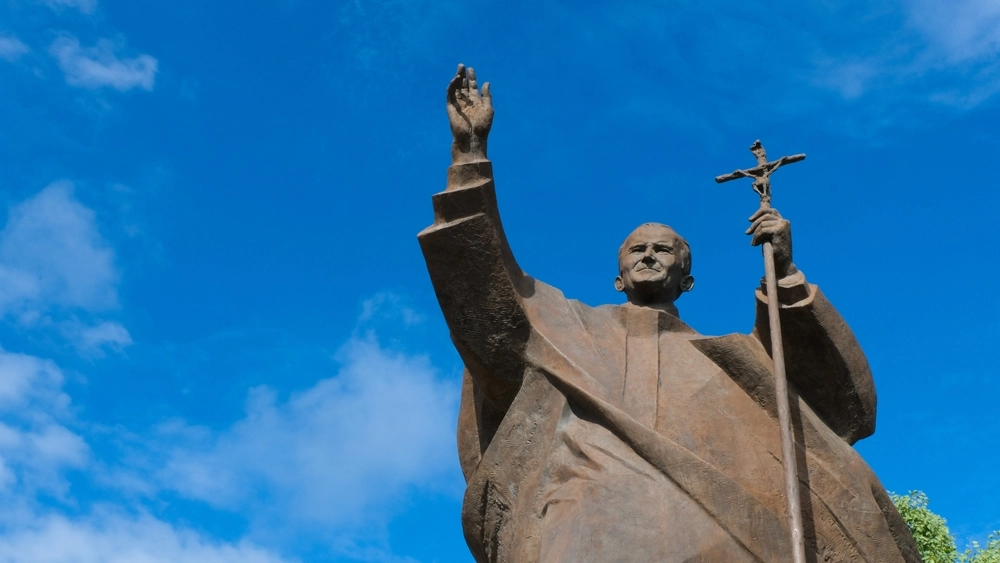 Statue af paven i Timor-Leste / Statue of pope in Timor Leste
