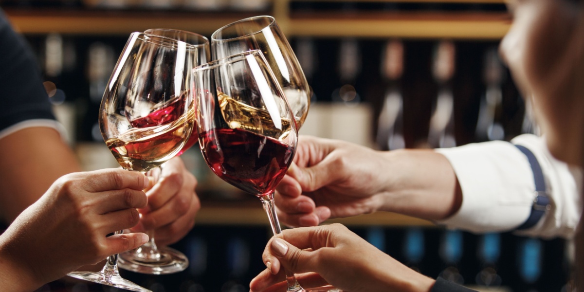 Lege advarer: Dette skjer i kroppen når du drikker alkohol