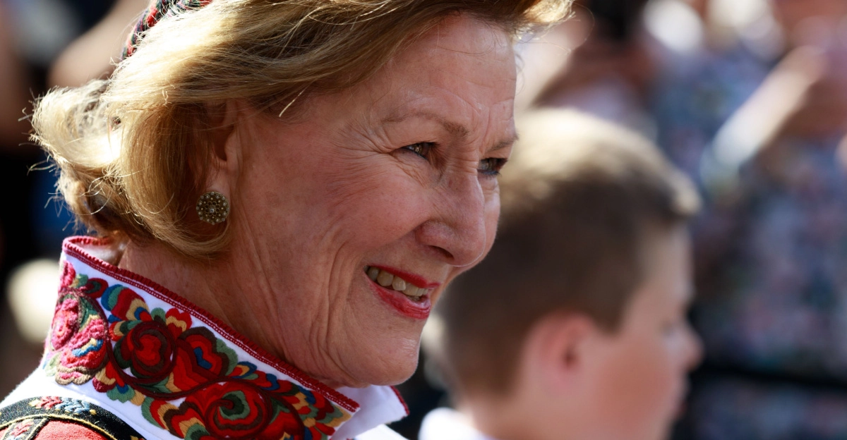 dette-skjer-med-dronning-sonja-n-som-mette-marit-har-blitt-dronning
