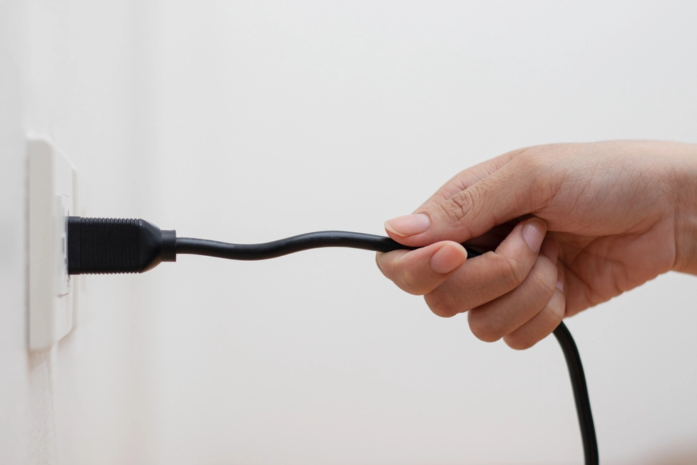 pulling,the,plug,river,i,stikket,ledning,cable