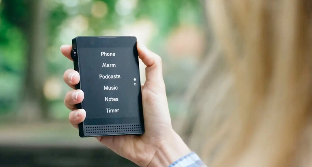 Light Phone III – Das Handy für alle, die ihre Bildschirmzeit reduzieren wollen