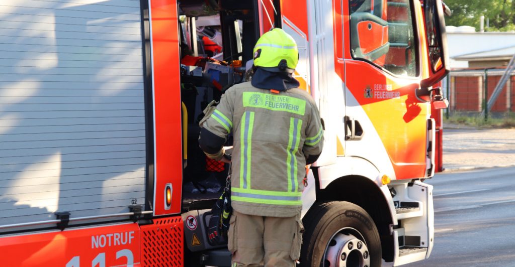 Small Plane Crashes Into Home in Western Germany, Killing Two