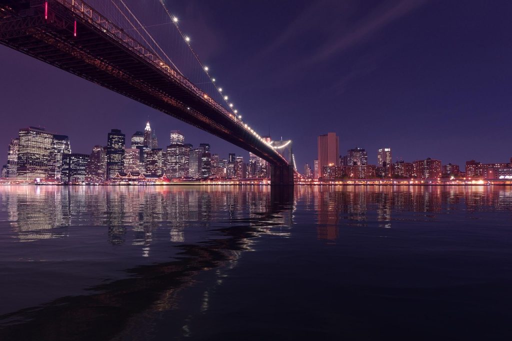 Mexican Navy Ship Crashes Into Brooklyn Bridge, 2 Dead and 20 Injured