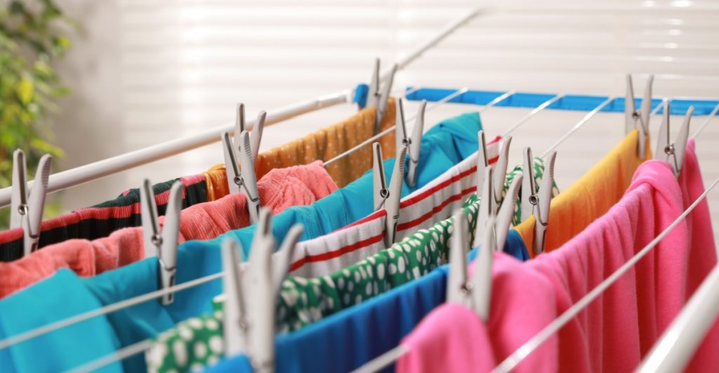 Ditch the Dryer: How to Dry Your Clothes Super Fast – Even in Winter!
