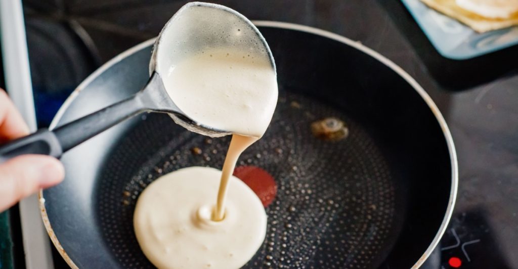 Pfannkuchen, die beeindrucken: Das Geheimnis liegt in einer klassischen Zutat