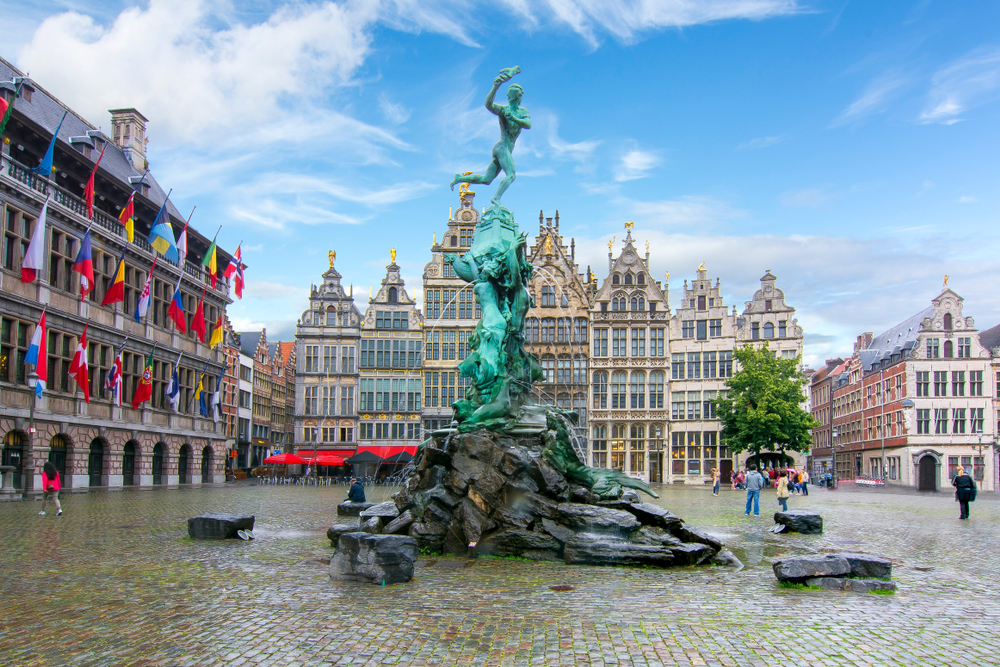 Brabo,Fountain,On,Market,Square,,Antwerp,Belgium,belgien