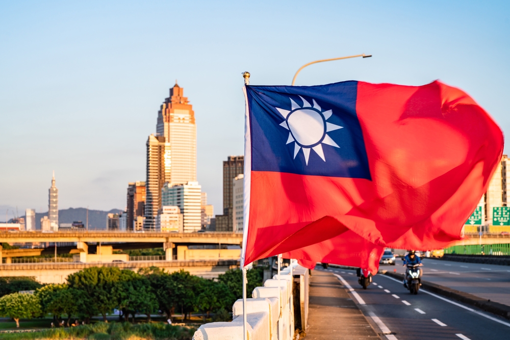 Taipei,,Taiwan,-,Flag,skyline