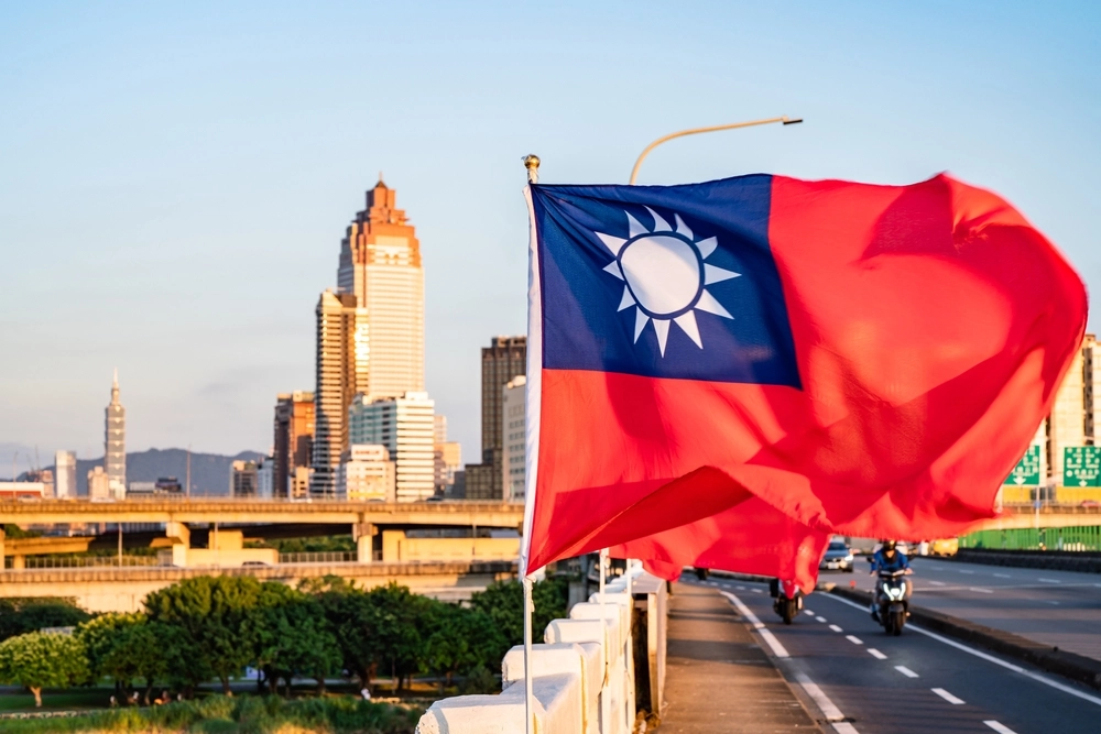 Taipei,,Taiwan,-,Flag,skyline