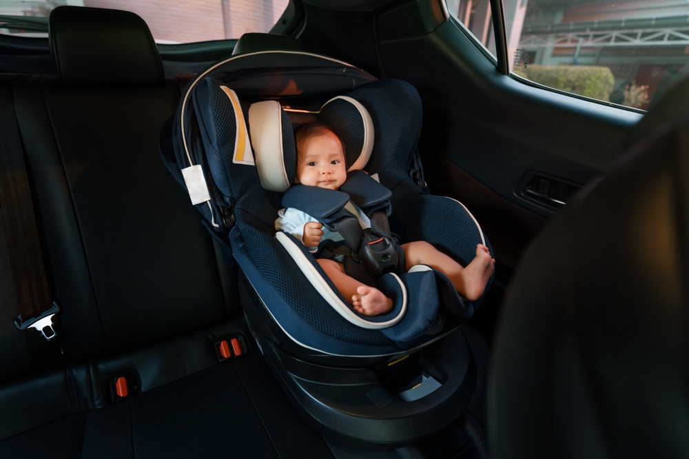 Newborn,Baby,Sitting,,Safetychair,nyfødt,sidder,i,barnesæde