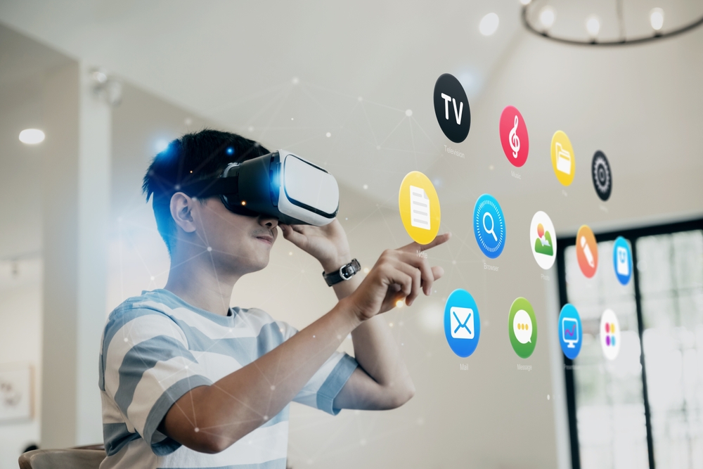 Teenager,Opening,Virtual,Reality,
