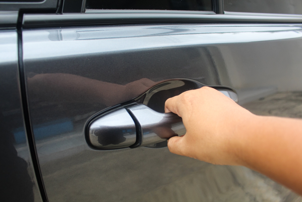 Hand,Holds,Handle,Car,hånd,holder,dørhåndtag