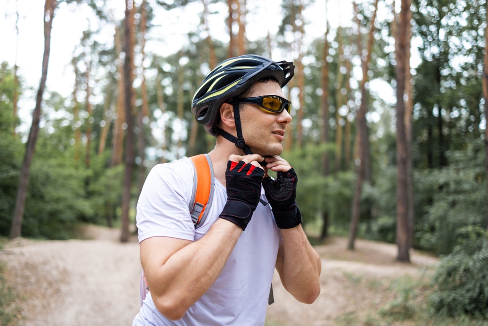 Biker,Wearing,Helmet,cykellist,hjelm