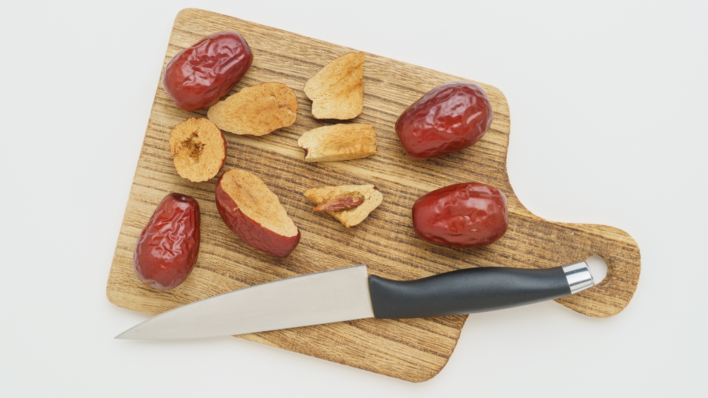 Jujube,On,The,Cutting,Board,skærebræt