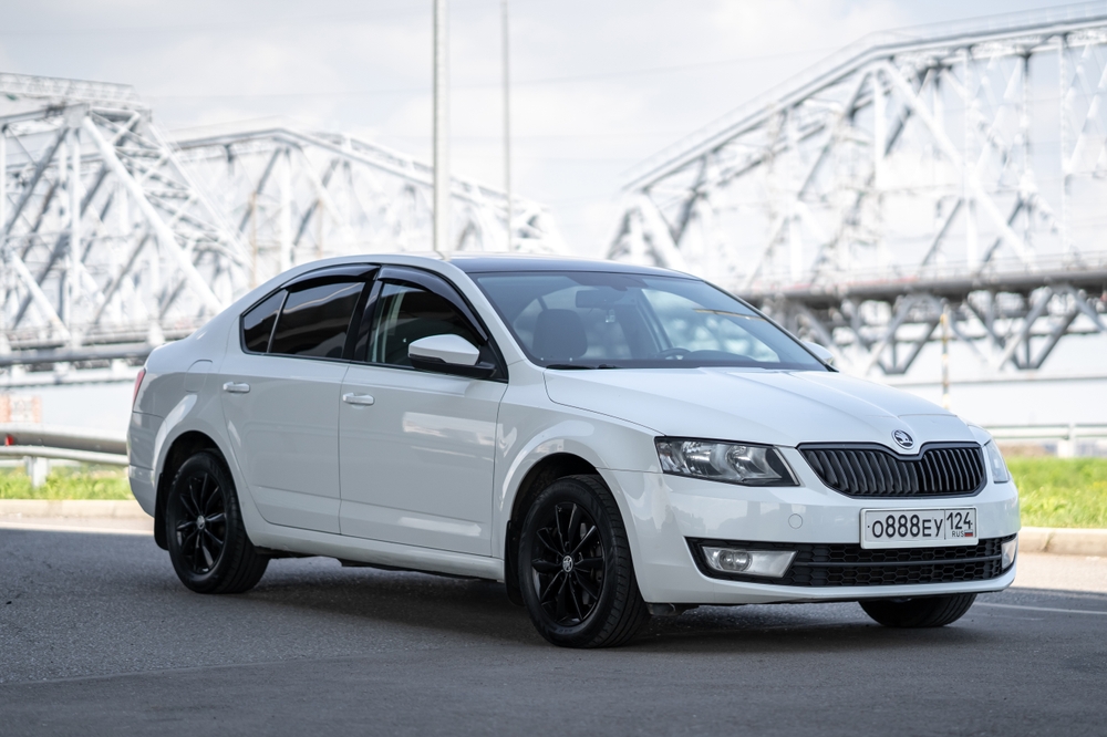 White,Skoda,Octavia,Iii