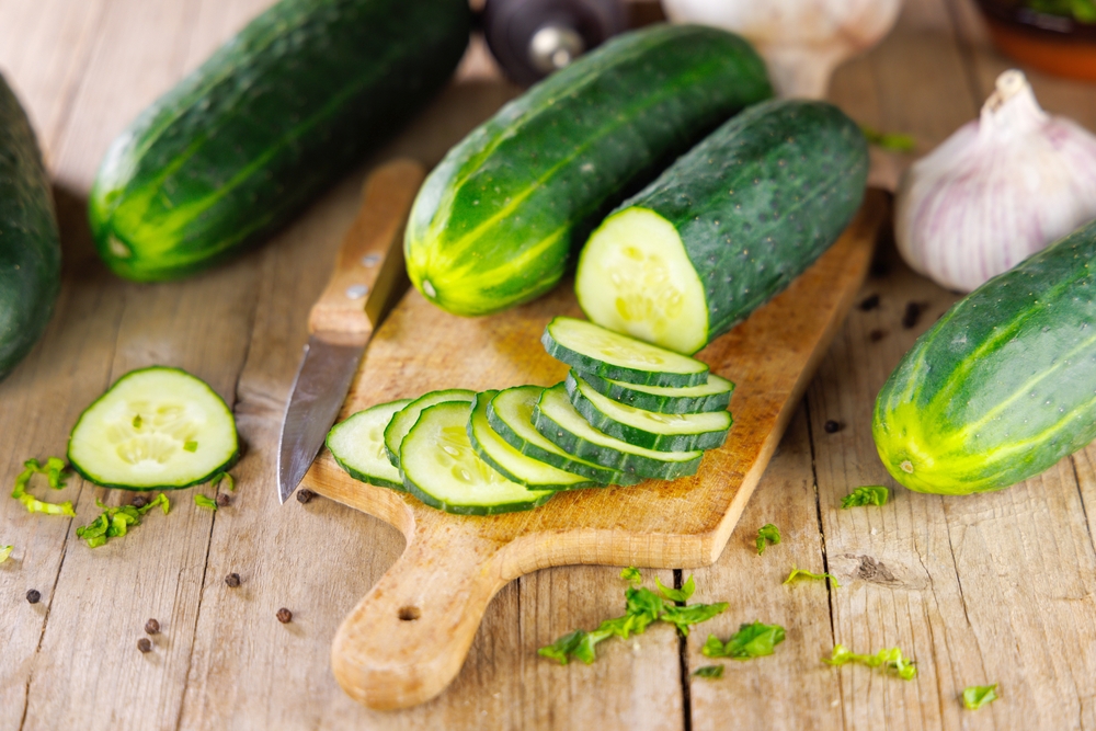 Sliced,Cucumbers,cuttingboard