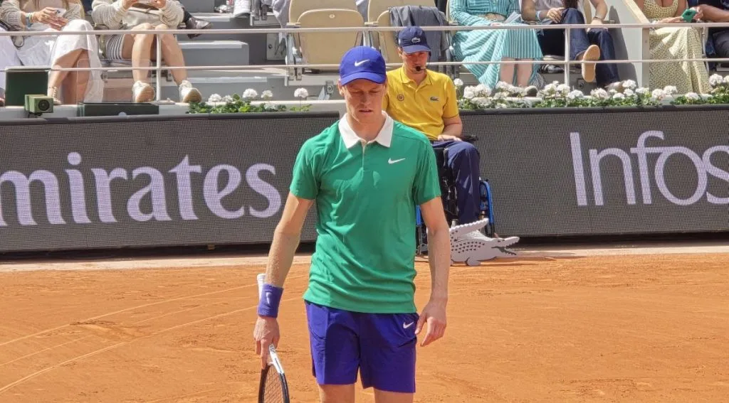 Ingen havde set det komme: Jannik Sinner er ude af French Open