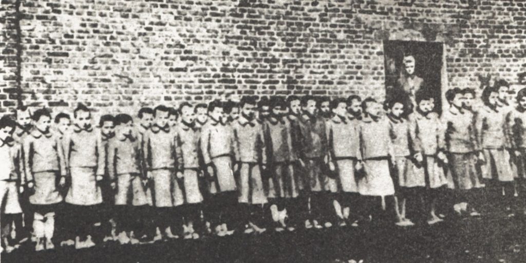 Polish girls in Nazi-German labor camp in Dzierżązna near Zgierz