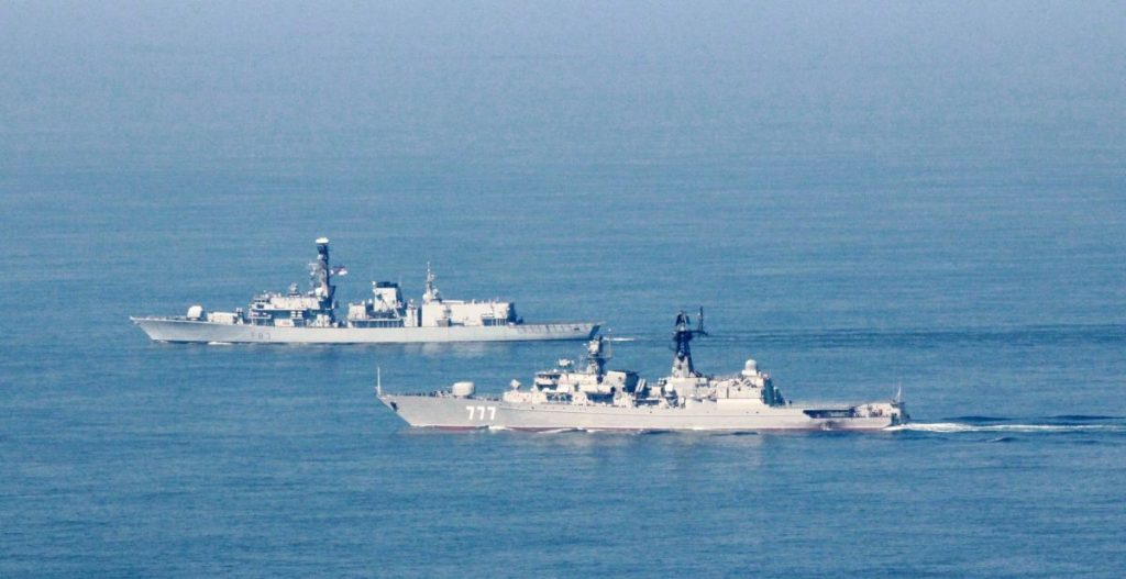 ROYAL_NAVY_FRIGATE_ESCORTS_RUSSIAN_SHIP_THROUGH_ENGLISH_CHANNEL_