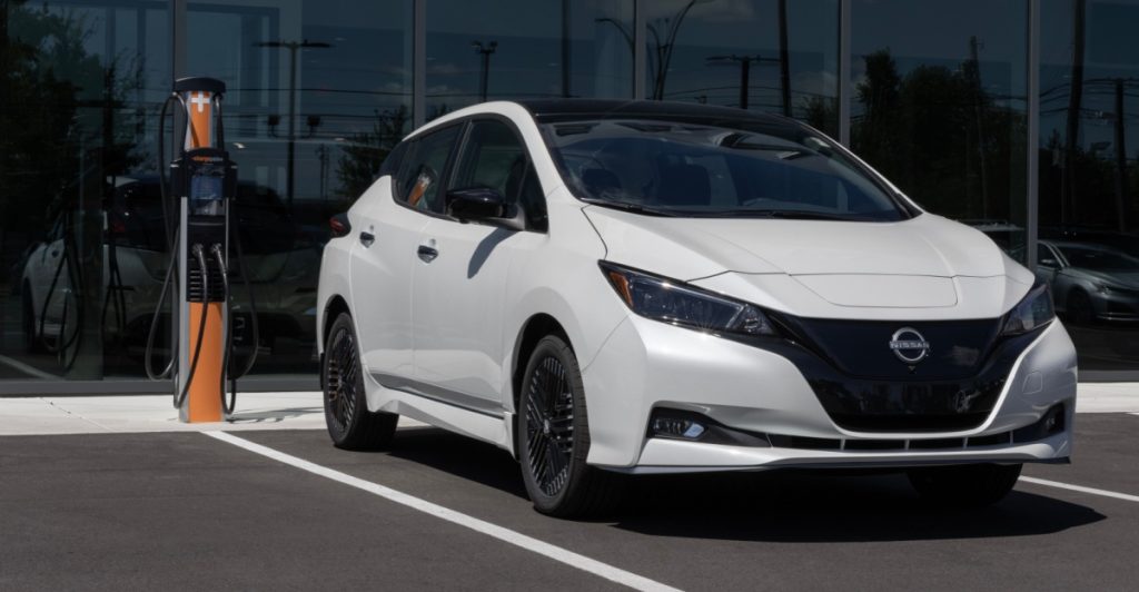 Nissan, bil