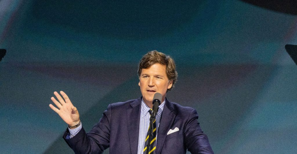 Tucker Carlson i vilt gräl med Ted Cruz om Iran: “Du vet ingenting om landet!”