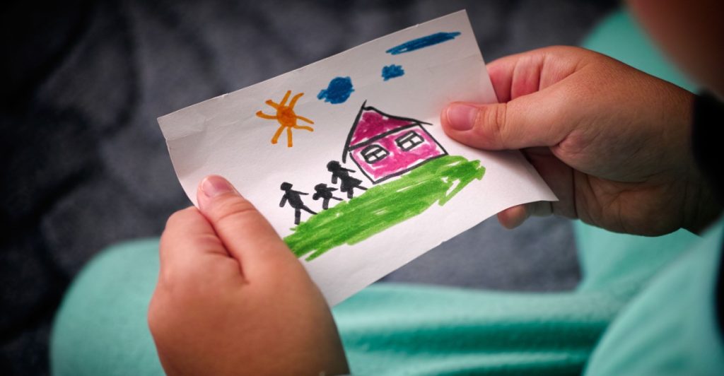 ”Inte längre hållbart” – utredaren kräver totalstopp för internationella adoptioner till Sverige
