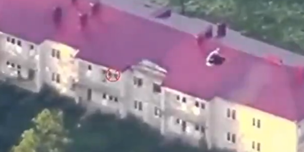 En video visar hur det ukrainska flygvapnet använder västerländska bomber för att förvandla ryska mål till grus