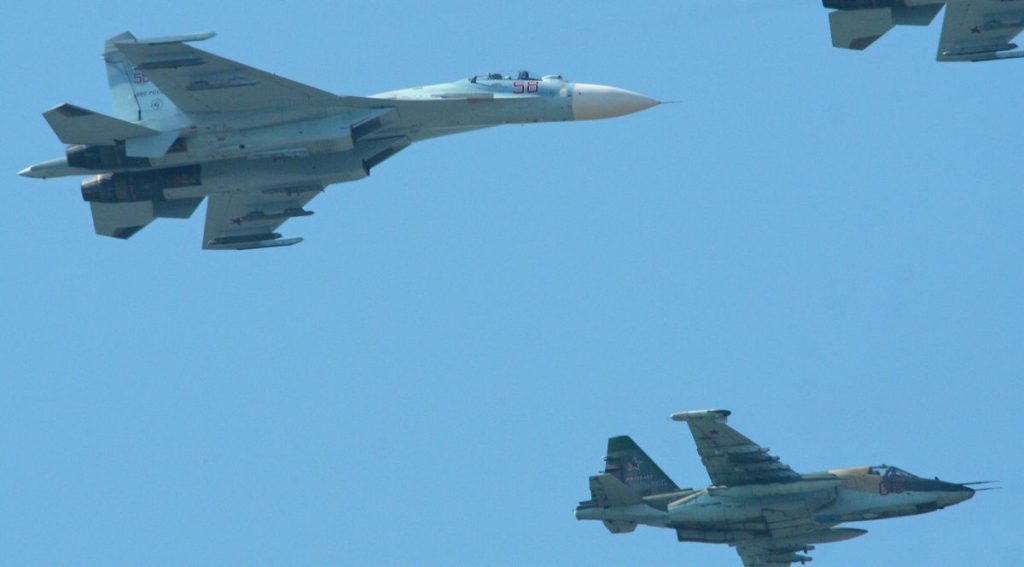 Su-27 warplane