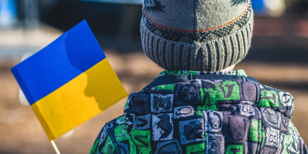 child ukraine flag