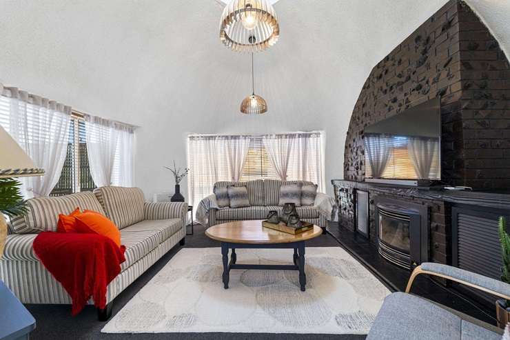 Chartwell Drive, Dome Home, Garvin Robins
