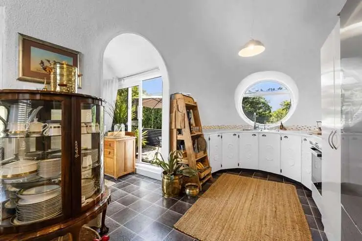 Chartwell Drive, Dome Home, Garvin Robins