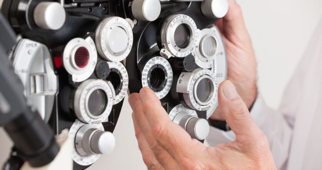 vision test eye doctor
