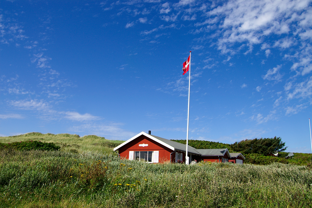 A,Sommerhouse,In,Denmark,With,Flagpole