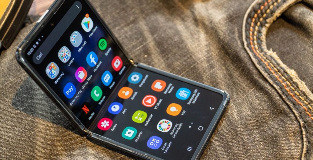 Samsung foldable phone