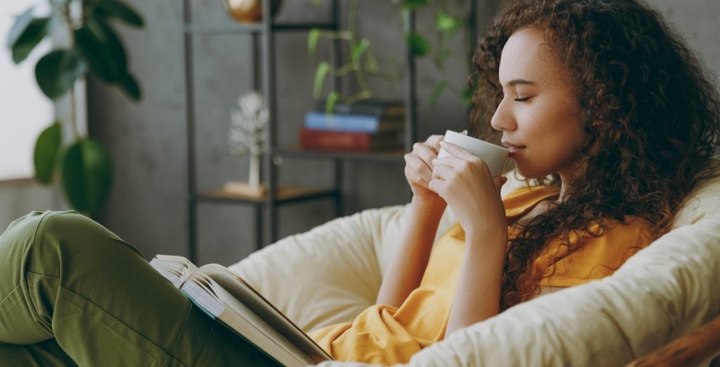 Sideways,Young,Woman, read, book