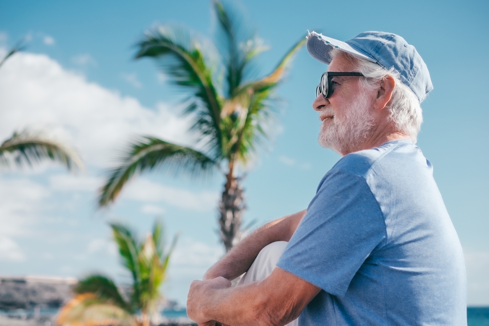 Smiling,Senior,man,beach,smilende,ældre,mand,strand