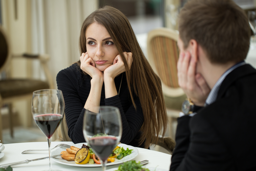 Woman,bored,date,kvinde,keder,sig