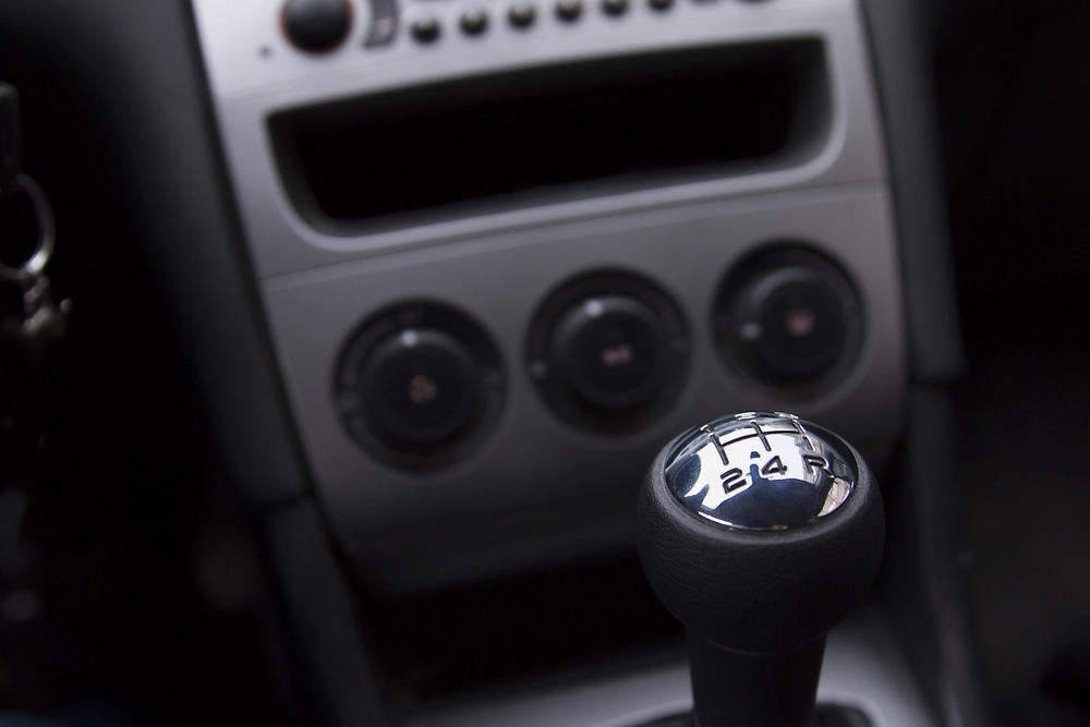 Modern,Car,Interior,,Close,Up,Chrome,Shift,And,Blur,Control