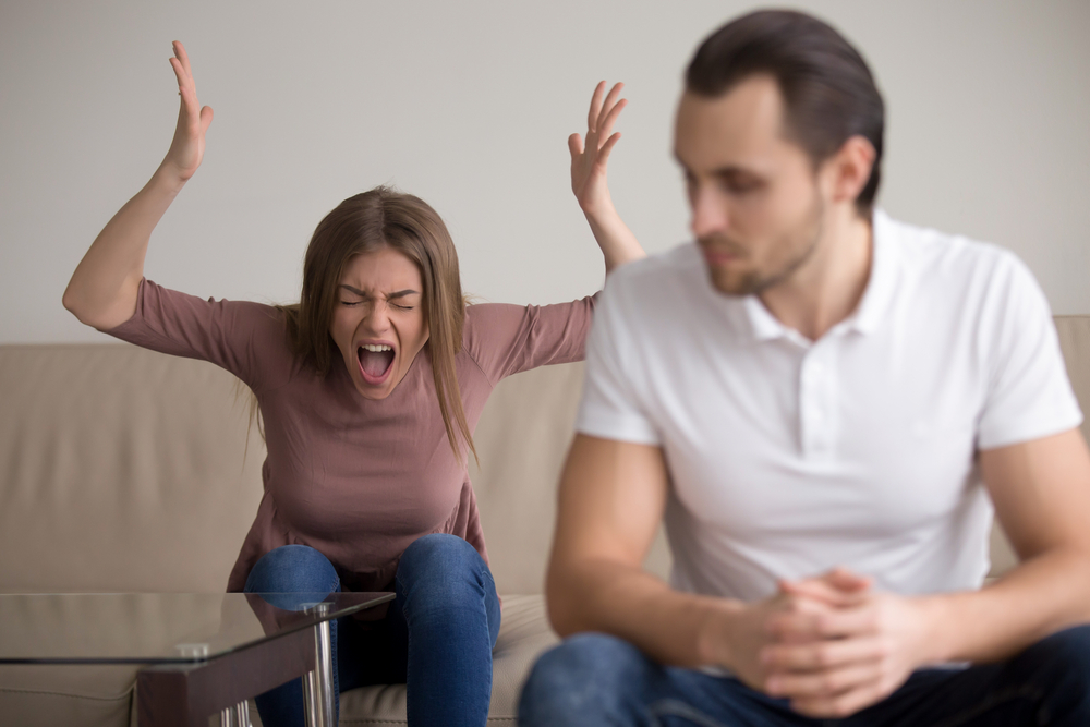 Woman,yelling,kvinde,råber