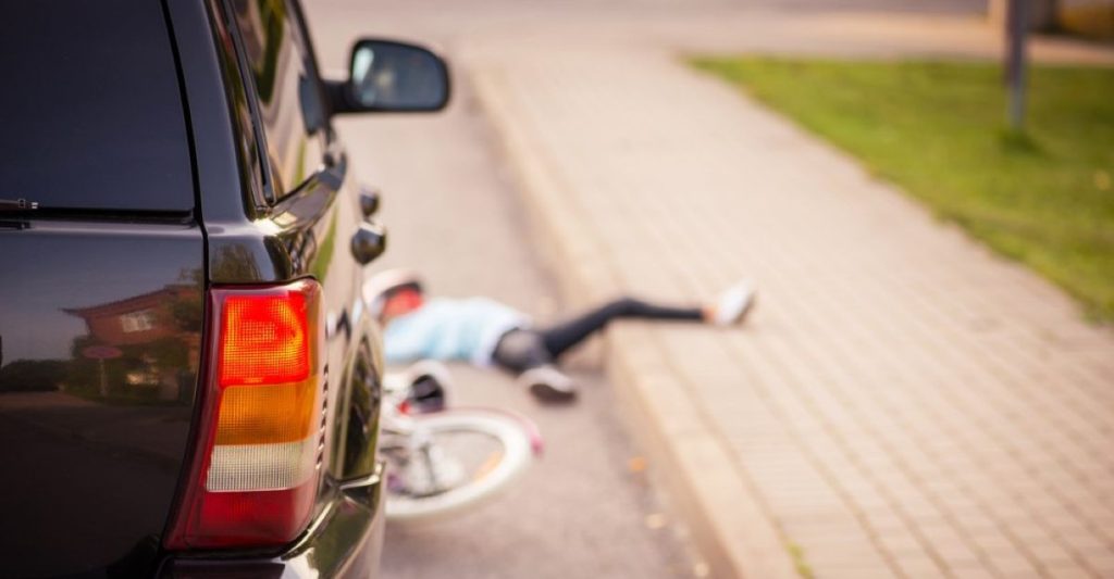 barn biler cykel bike children street cars uheld accident