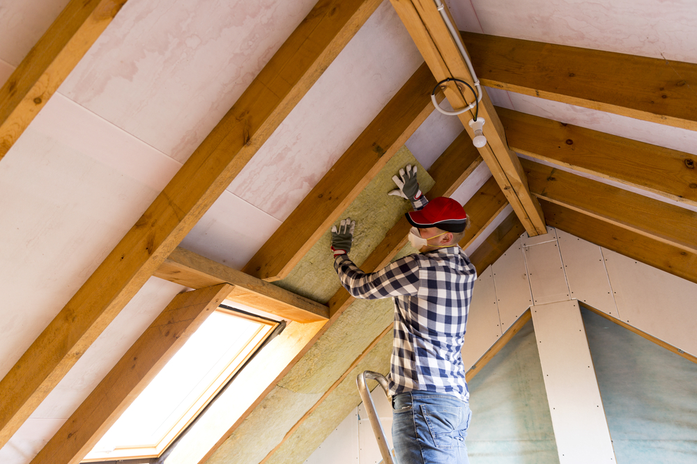 man,isolating,ceiling,isolering,loft