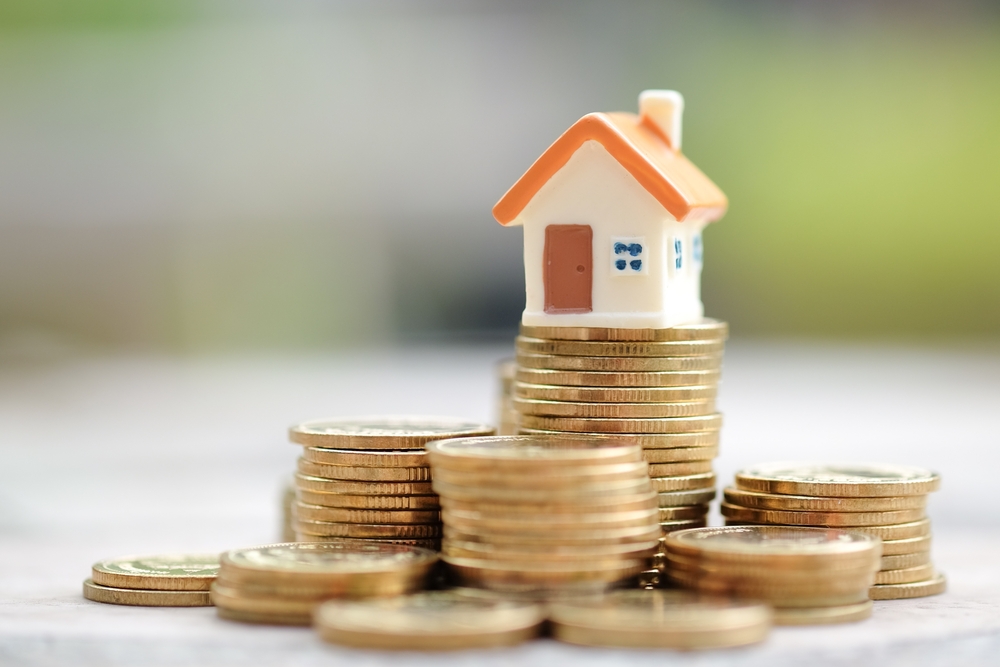 Mini House,Coins.,property, investment, penger, pris, boligpris