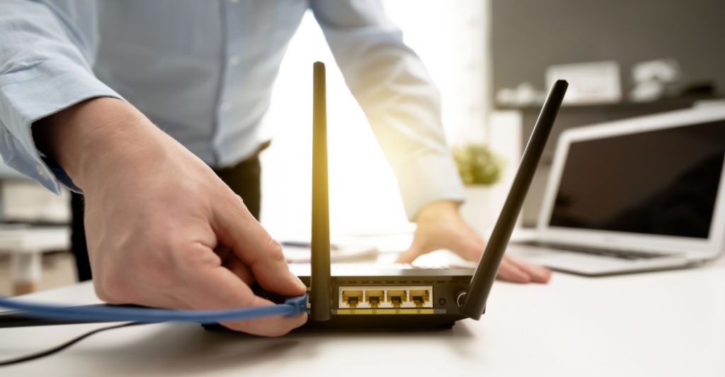 Hacking af din router: disse fejl gør dig til et let offer i 2025