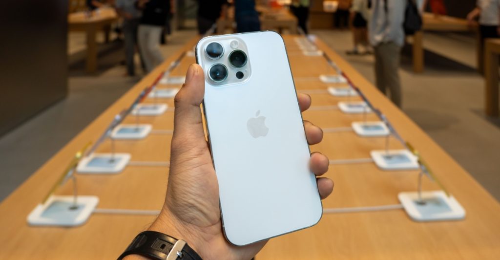 Din smartphone sluger strøm: overraskende årsager du ikke kendte