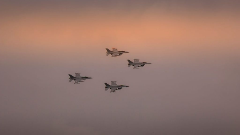 F-16