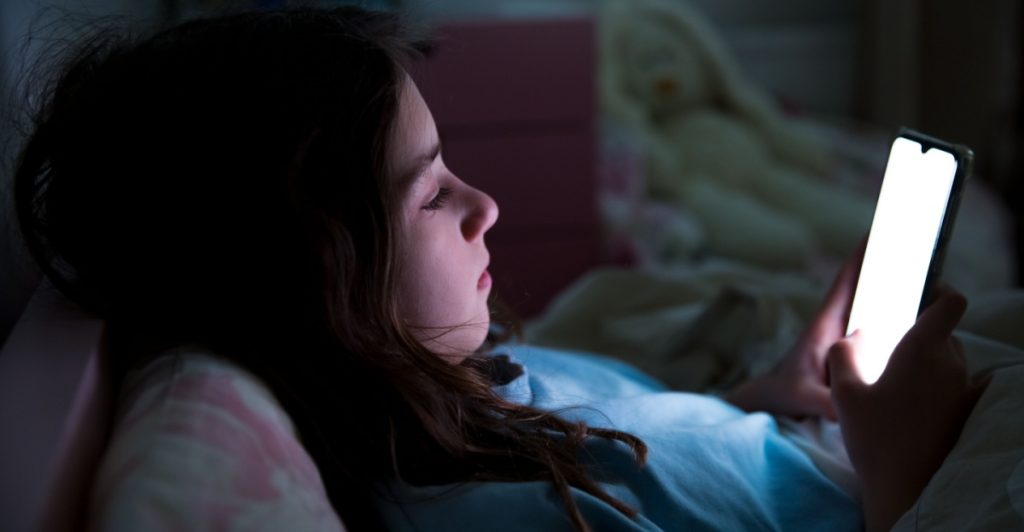 Report Reveals Americans Lose 7% of Their Lives to Social Media