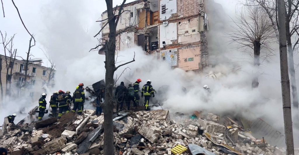 VIDEO: Ryssland bombar fullsatt ukrainsk marknad