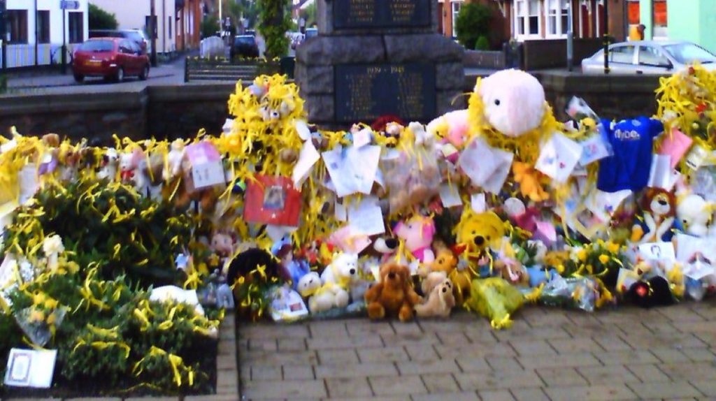 Tributes_for_Madeleine_McCann