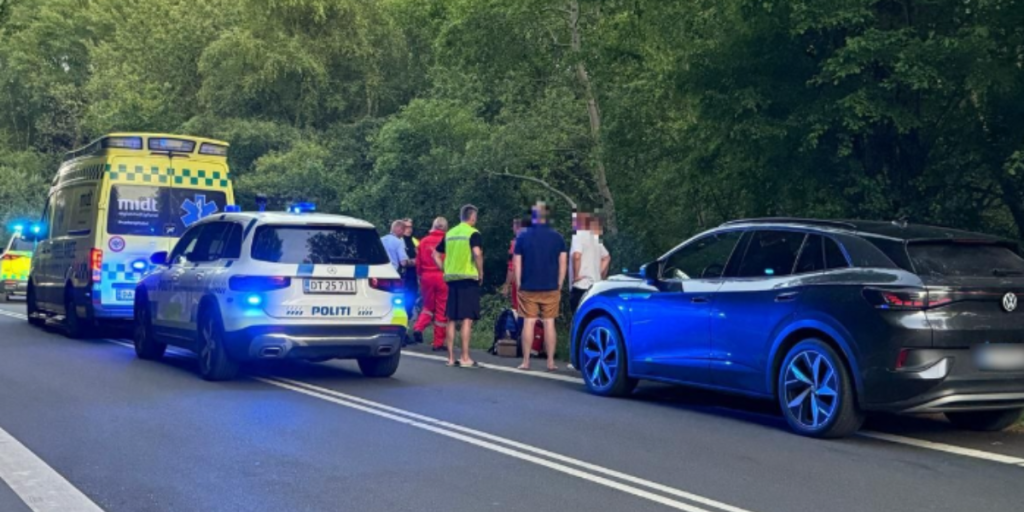 22-årig mand omkommet i trafikulykke: Kørte af vejen og ramte træ