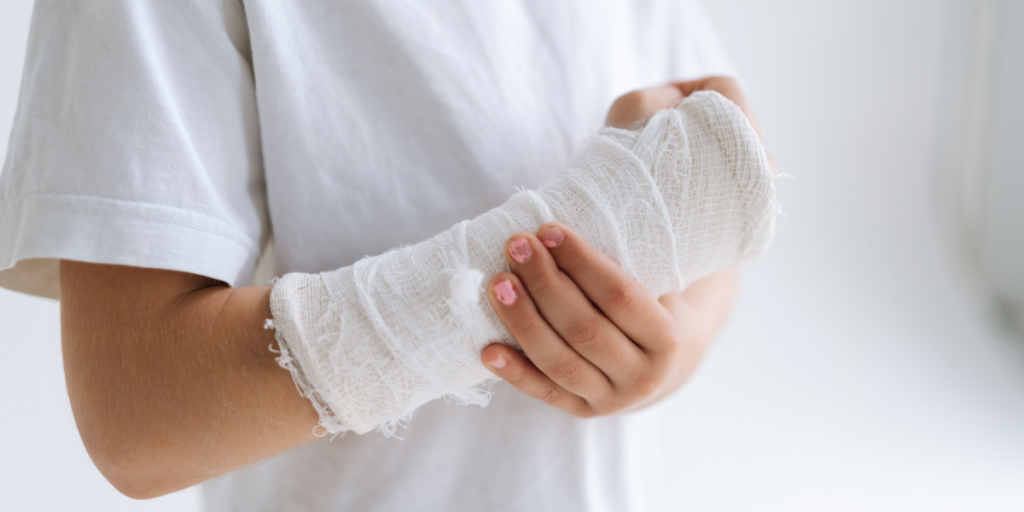 Child, hand, injury, arm, broken